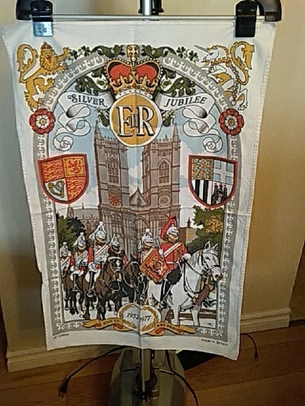 Vintage Silver Jubilee Commemorative Tea Towel in White, Gold, Red, Blue